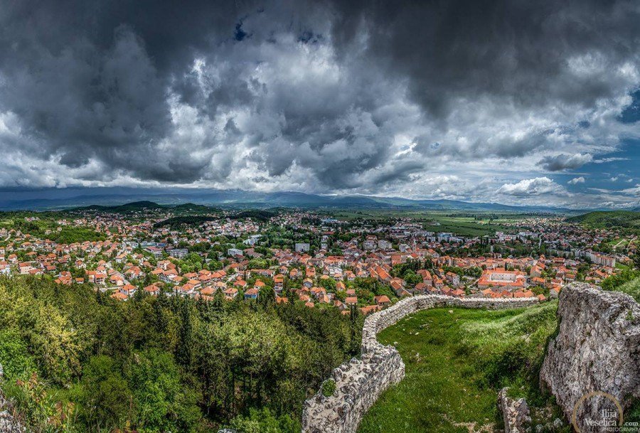 Looking above Sinj - Travel Croatia like a local