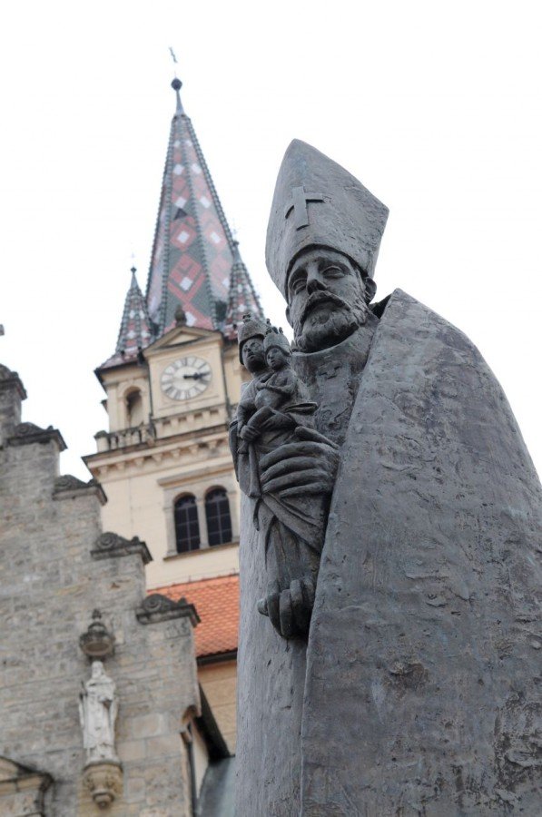 Marija Bistrica Croatia_Church statue