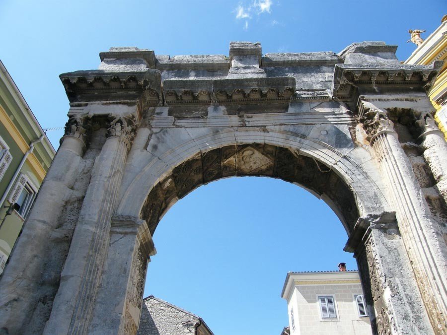 Things to Do in Pula |Arch Sergius | Travel Croatia
