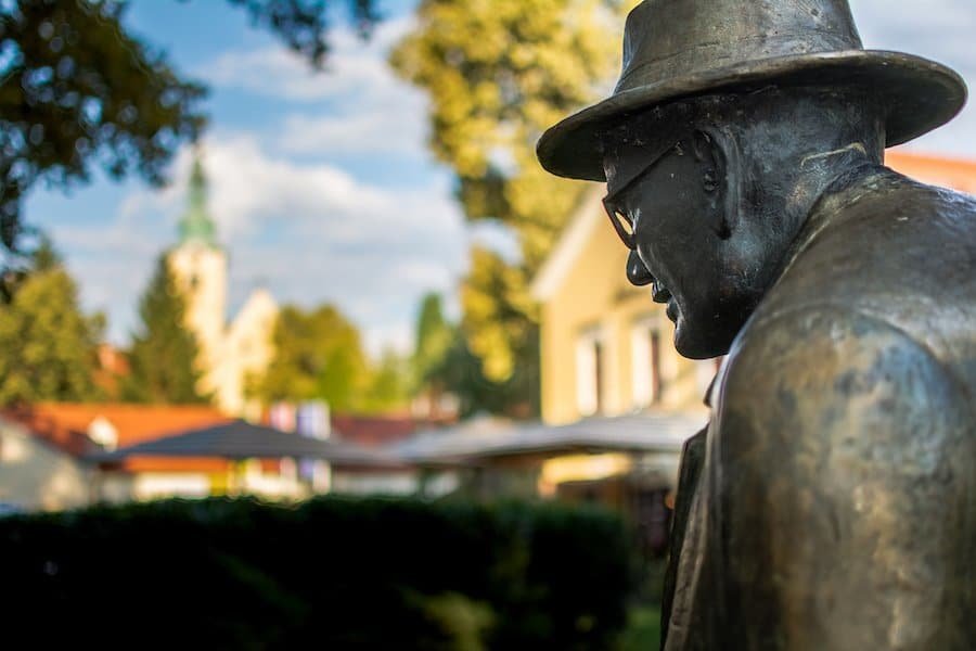 Day trips from Zagreb to Samobor. Bronze statue. 