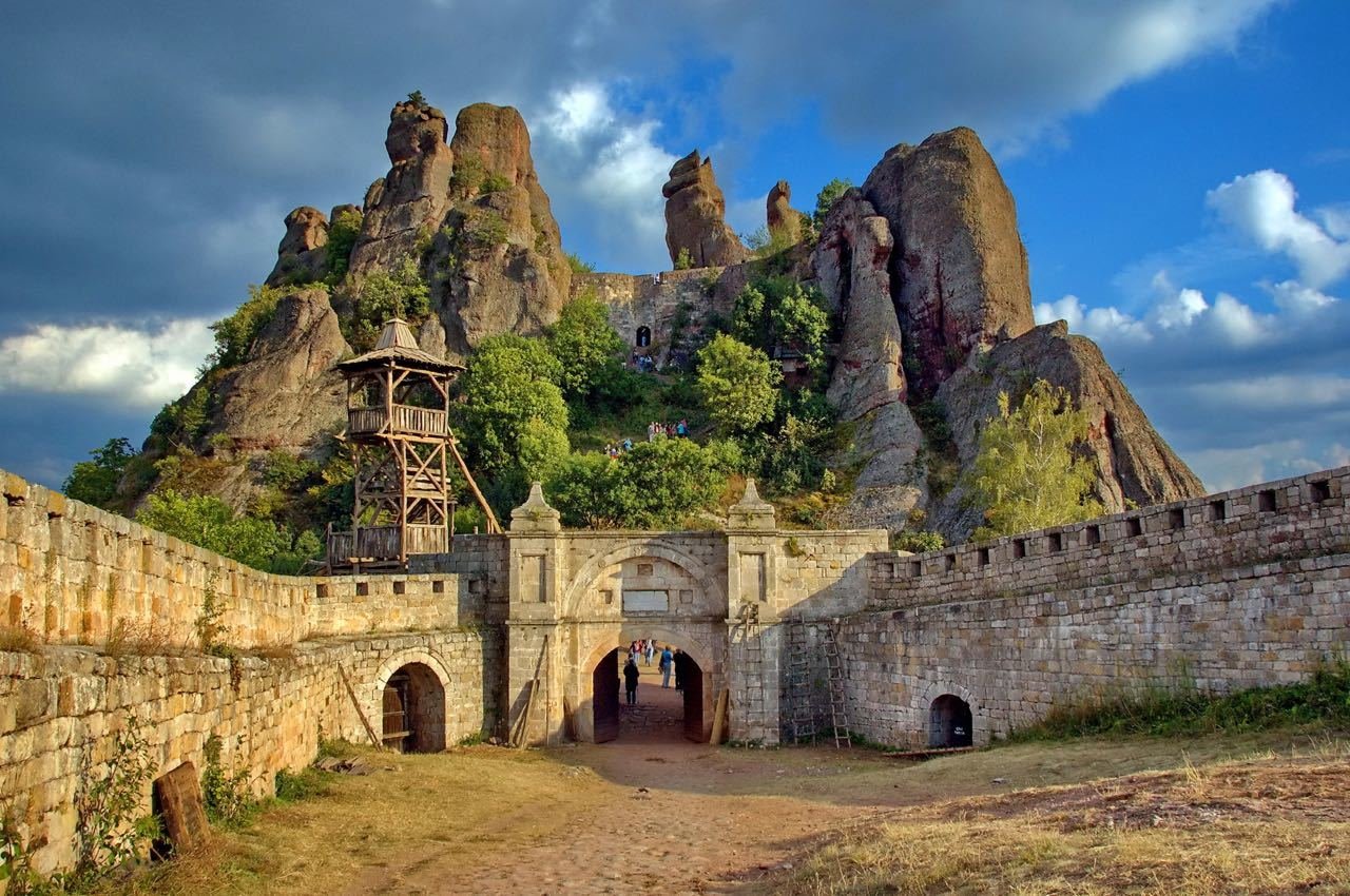 How To Get To Belogradchik Fortress & Rocks, & What To See