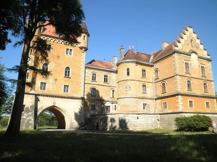 Best castles in Croatia_Dvorac_Marusevec2_wiki