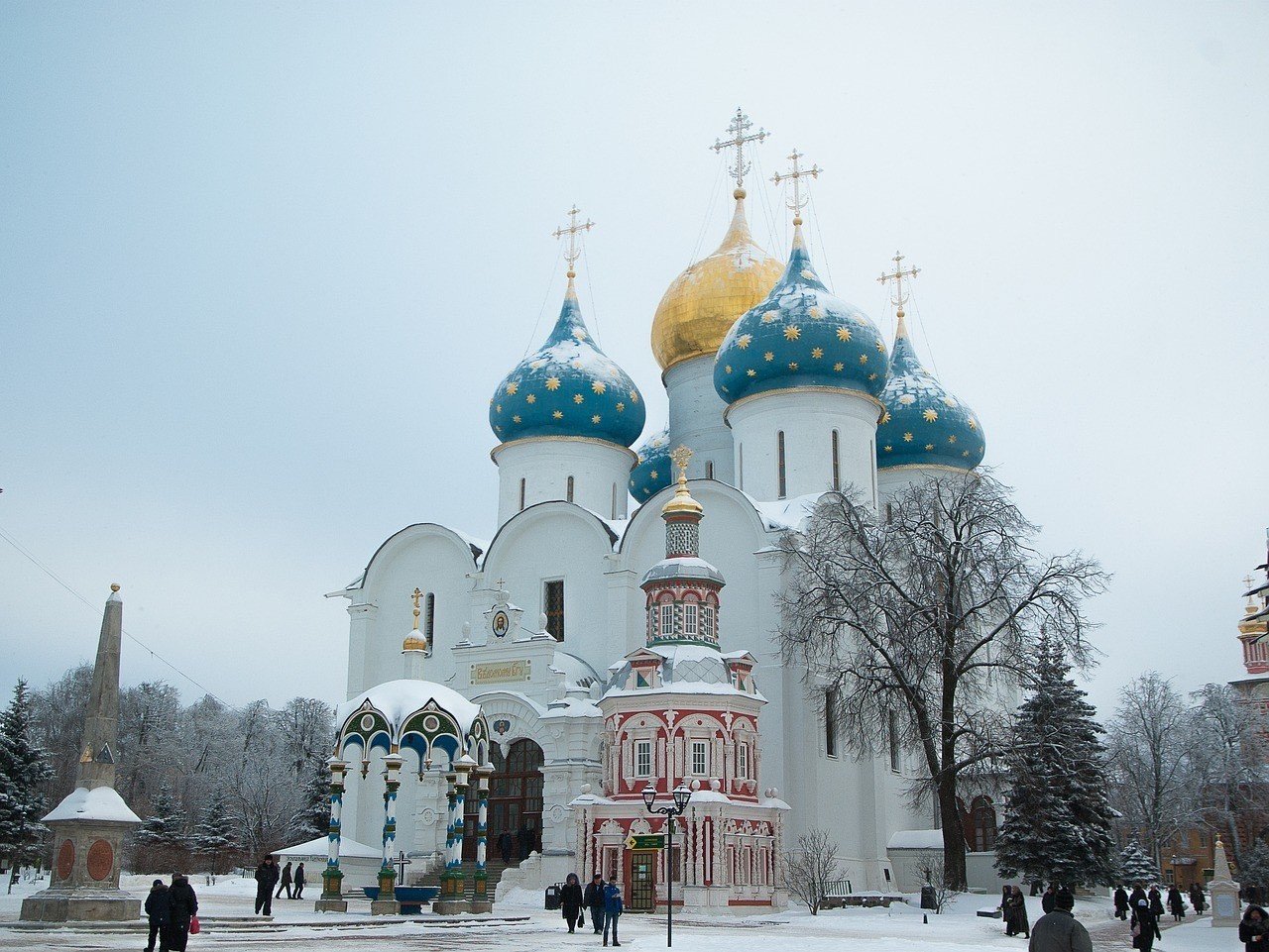Best Places To Visit In Russia_The-golden-ring-sergiev-posad