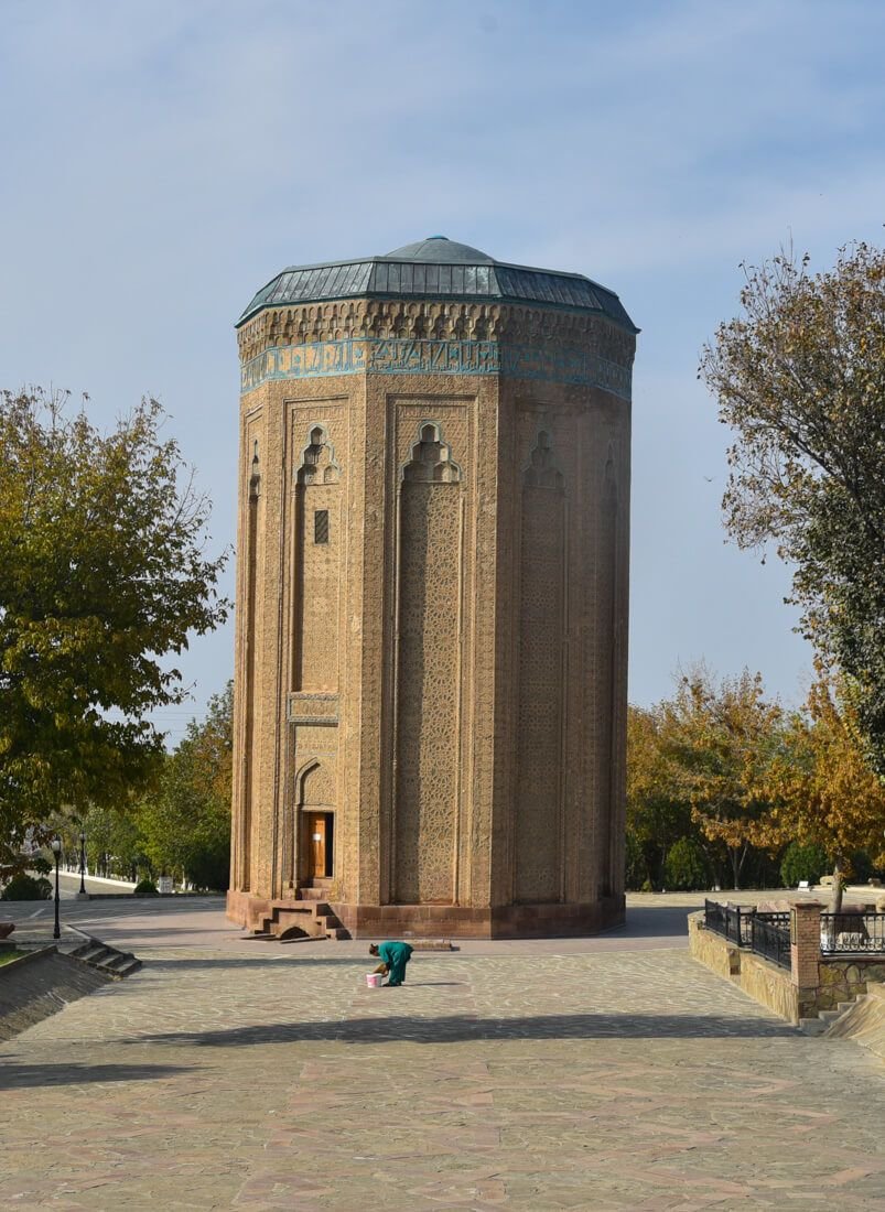 The Autonomous Republic Of Nakhchivan - Momine Khatun Mausoleum 2