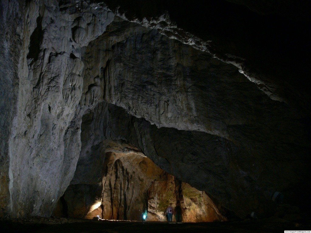 Best Caves In Bulgaria - Bacho Kiro Cave Bulgaria_Wiki