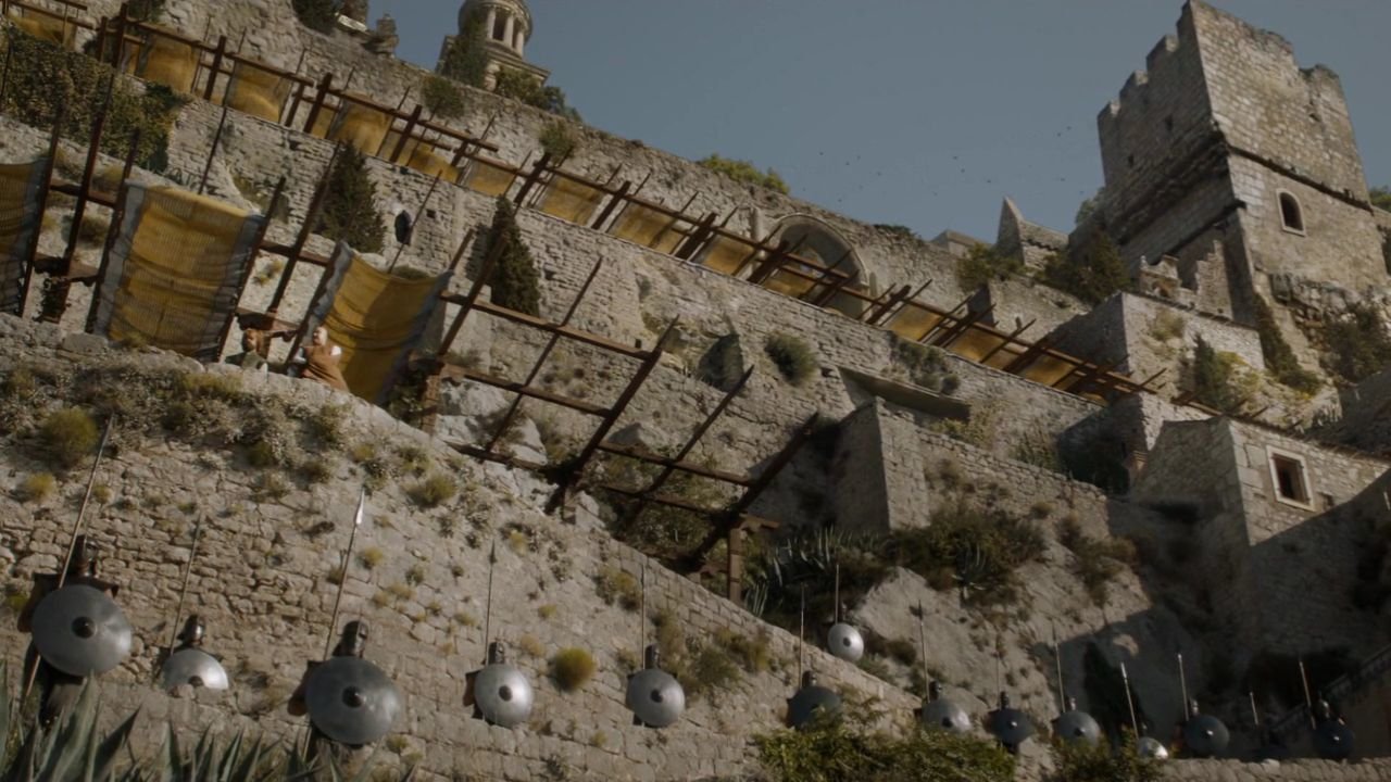 S5 E10 Tyrion Lannister and Lord Varys in Meereen - Klis Fortress Game of Thrones Locations in Croatia