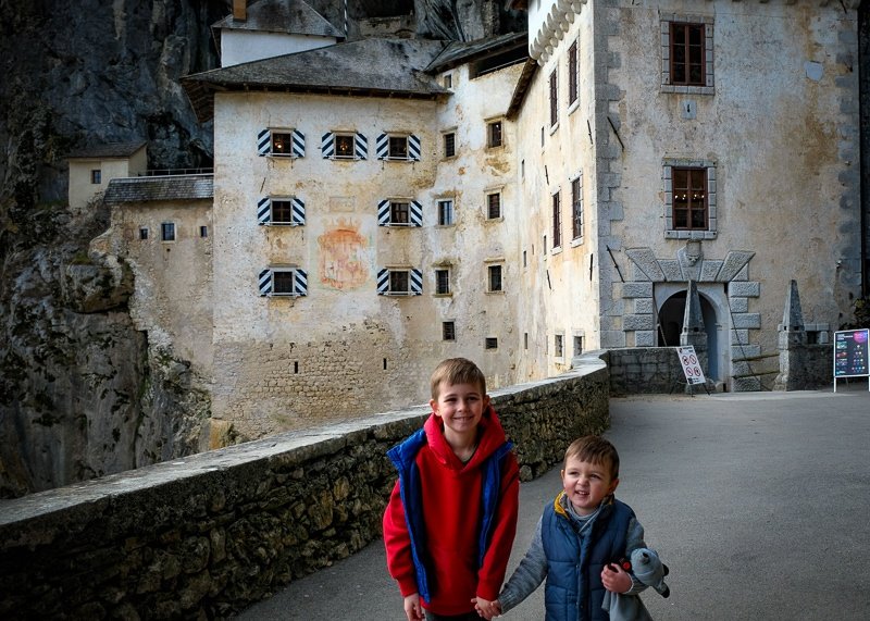 3 days in Slovenia - Predjama Castle with kids