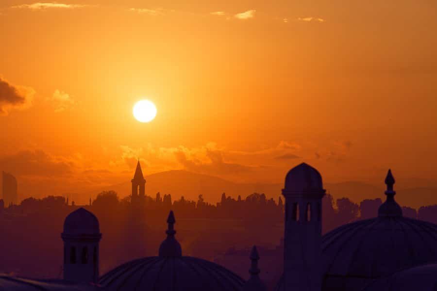 Best Things To Do In Istanbul - Topkapi palace at dawn Istanbu