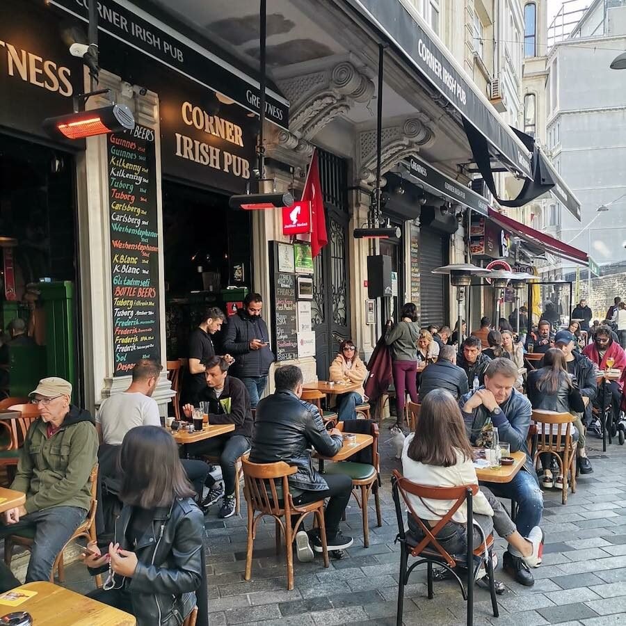 Turkey Travel Blog_Best Places To Eat And Drink In Istanbul_Corner Irish Bar, Taksim