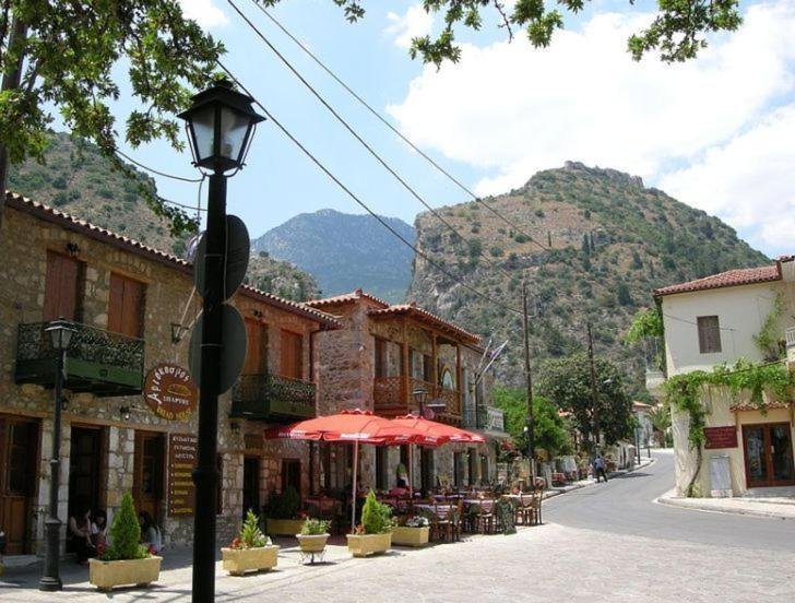 Greece Travel Blog_Guide To Lakonia_Mystras Inn