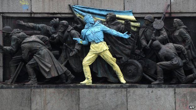 Soviet Statue_Ukraine