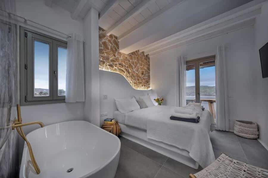 Greece Travel Blog_Best Honeymoon Hotels In Greece_Legendary Suites