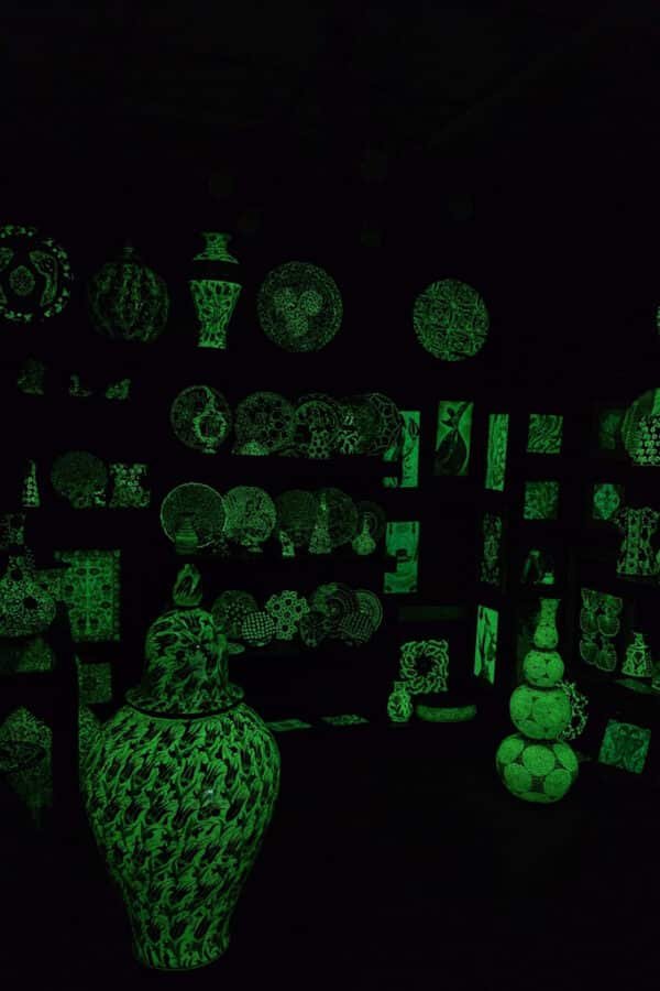 Glow in the dark ceramics in Turkey