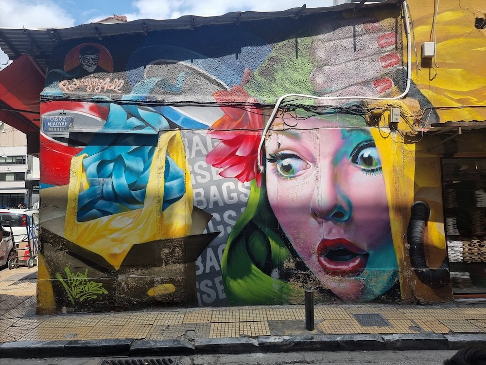 3 Days In Athens - Wander through the streets & see grafitti