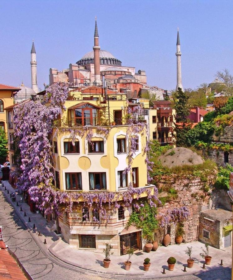 Turkey Travel Blog_Romanic Places In Istanbul_Hotel Empress Zoe
