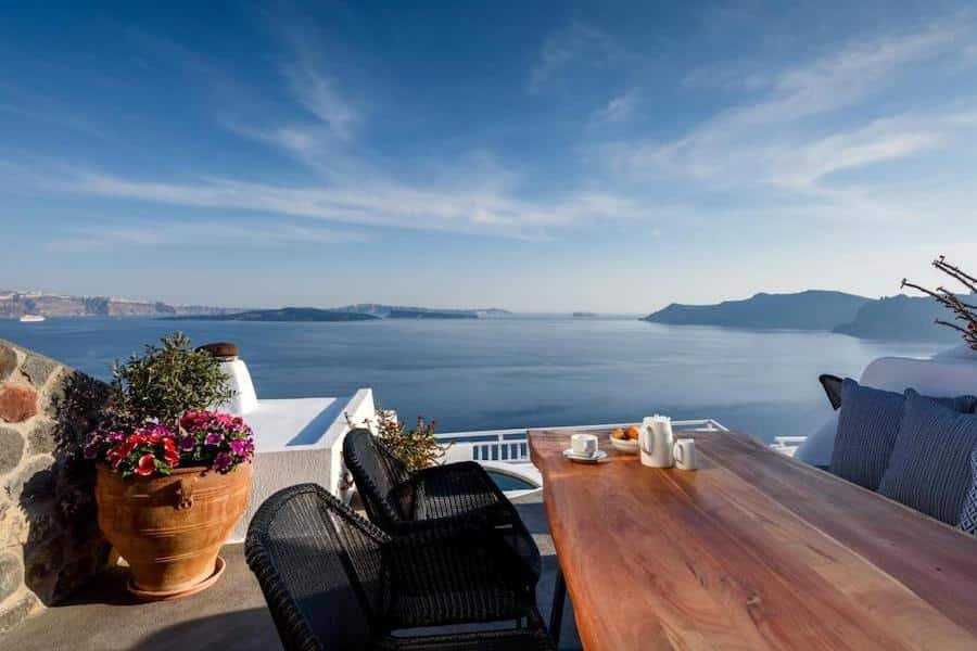 Greece Travel Blog_Where To Stay In Santorini_Strogili