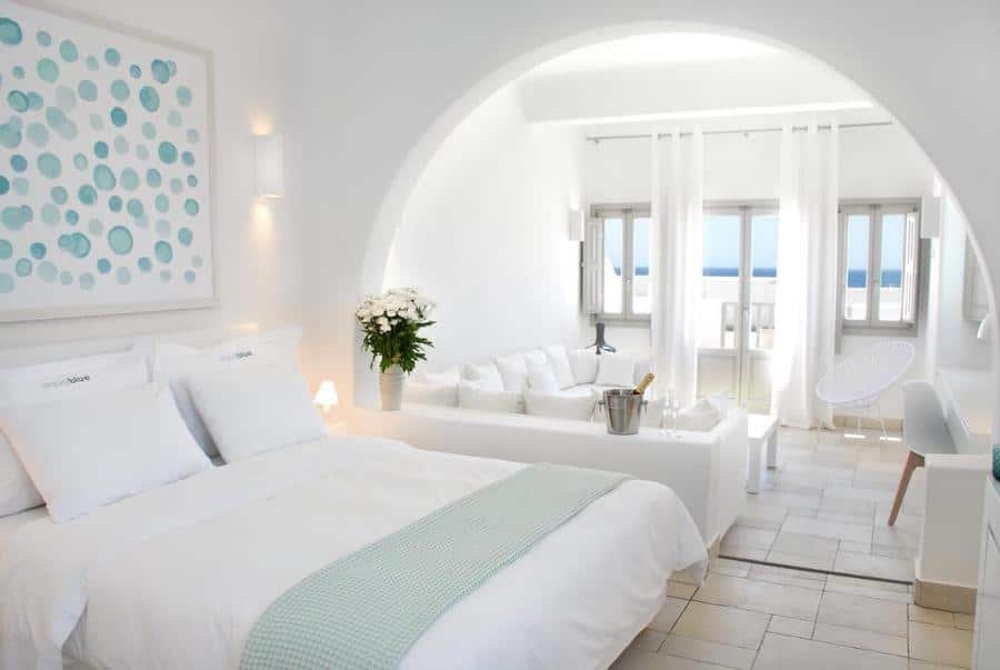 Greece Travel Blog_Best Resorts In Santorini_Aqua Blue Beach Hotel