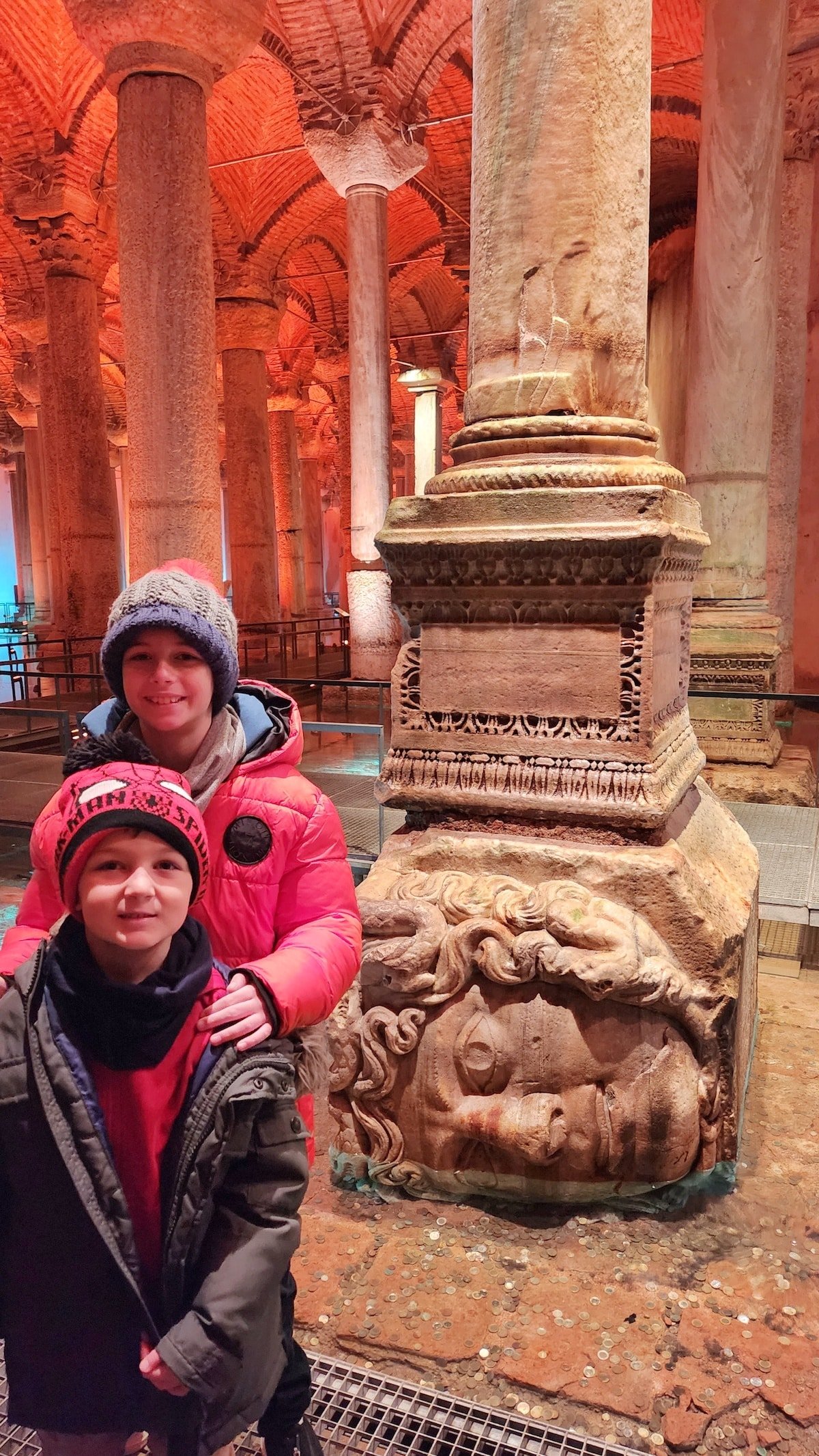 Istanbul - Roko & Vladimir with Medusa head at Basilica Cistern