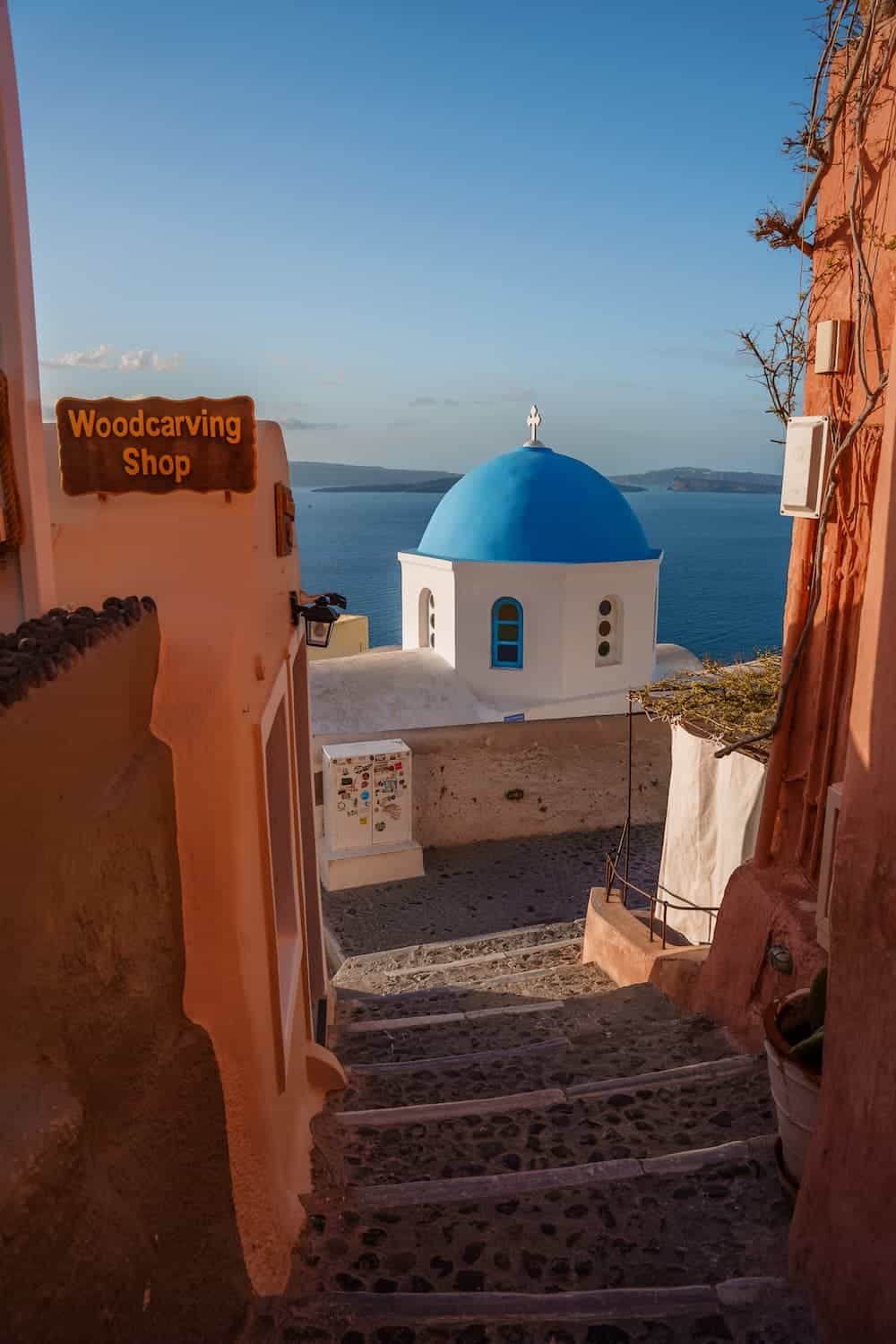 Explore the charming village of Oia in Santorini, Greece with our 3 Day Santorini Itinerary.