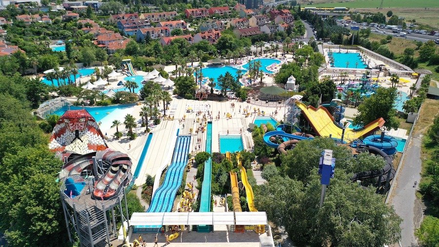 Turkey Travel Blog_Best Waterparks In Istanbul_Aqua Club Dolphin