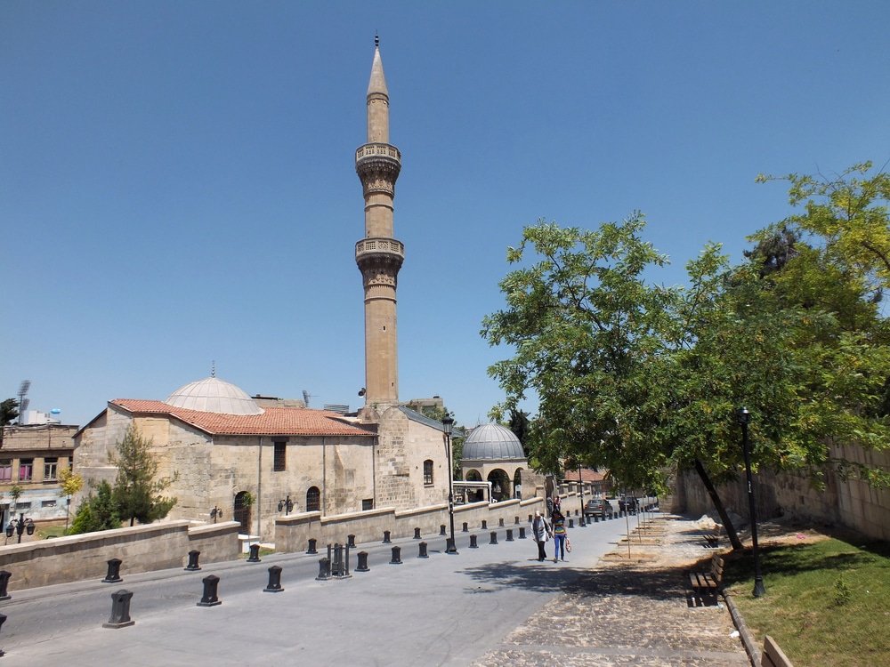Is the mosque with a clock tower in Gaziantep worth visiting?