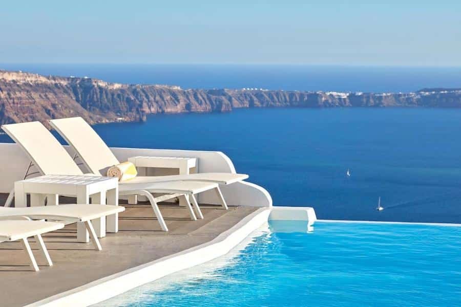 Greece Travel Blog_Best Honeymoon Hotels In Santorini_Katikies Chromata Santorini