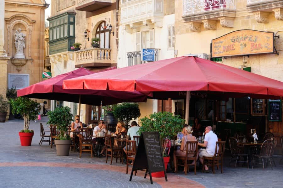 Lovely spot on St. George Square for some food, refreshment and coffee - Victoria, Malta